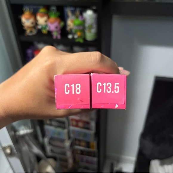 2/ $16 Jeffree Star Cosmetics Liquid Concealer BNIB​ - Picture 3 of 3